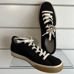 Rothy’s women’s lace up sneaker, black, size 8